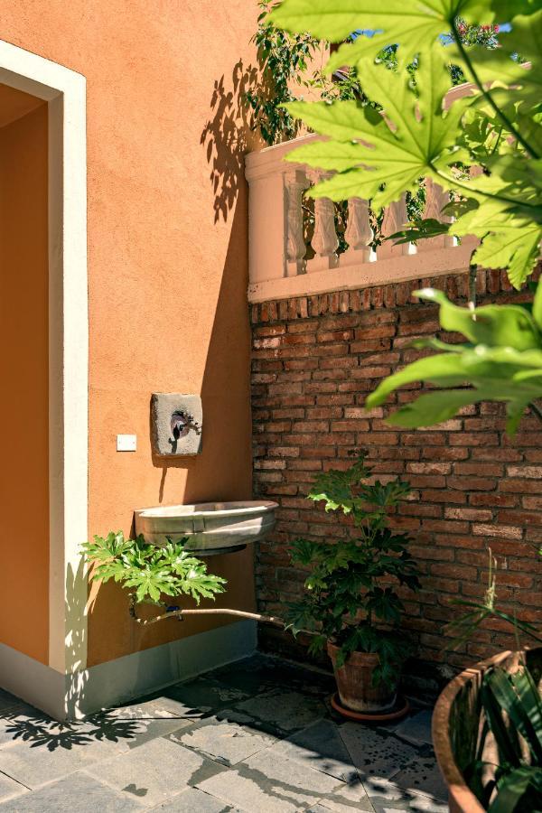In Riva Al Lago Di Iseo Residenza Loft Marone Bagian luar foto