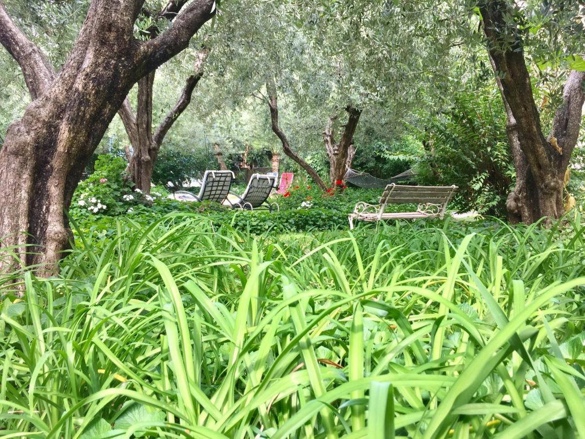 Residenza Di Prestigio In Riva Al Lago Marone Loft Bagian luar foto