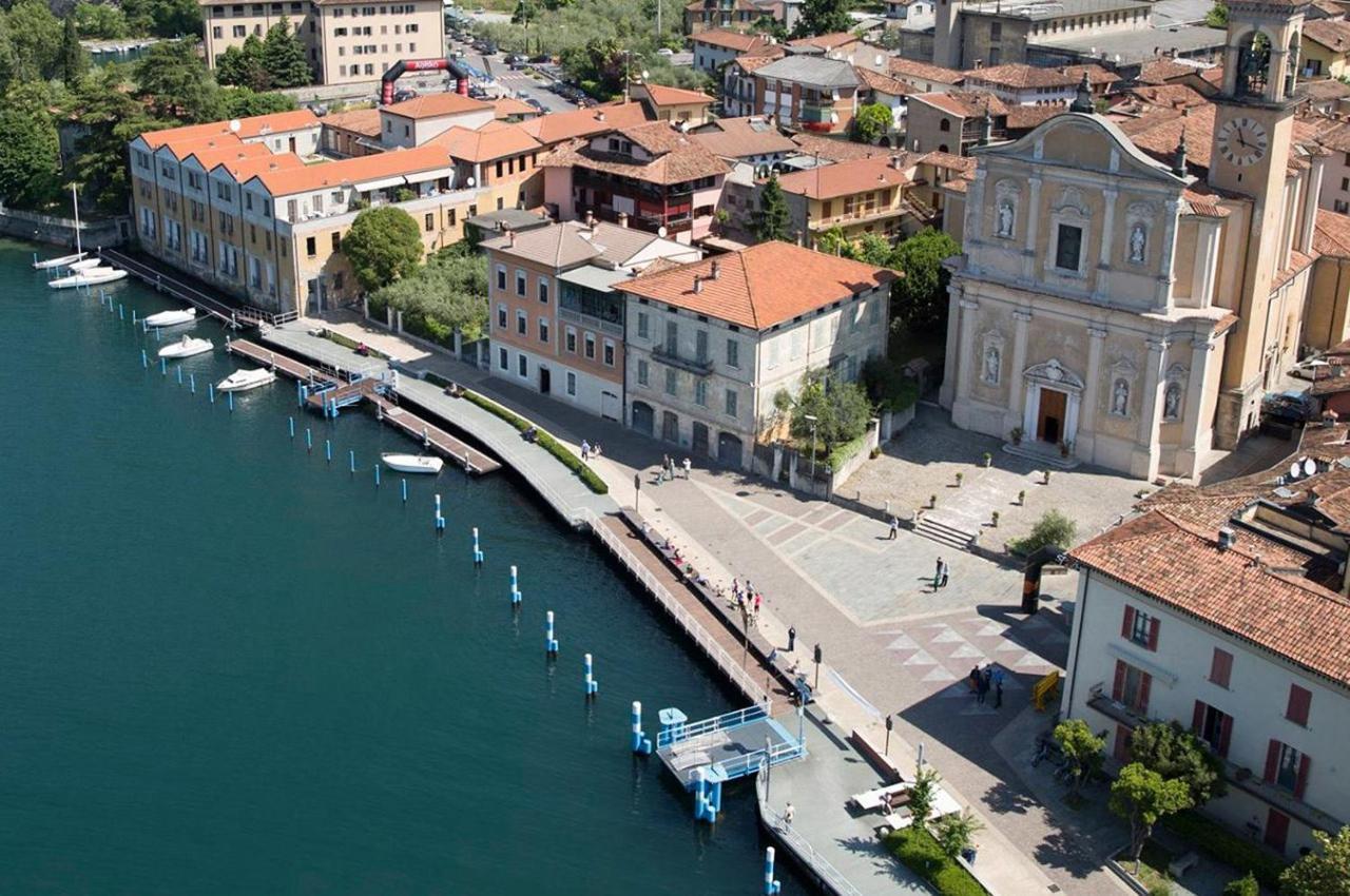 Residenza Di Prestigio In Riva Al Lago Marone Loft Bagian luar foto