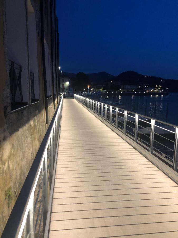 Residenza Di Prestigio In Riva Al Lago Marone Loft Bagian luar foto