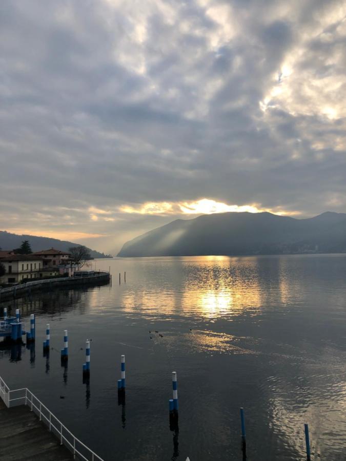 Residenza Di Prestigio In Riva Al Lago Marone Loft Bagian luar foto