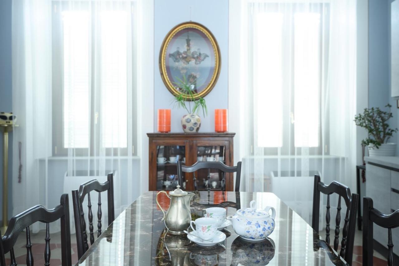 Residenza Di Prestigio In Riva Al Lago Marone Loft Bagian luar foto