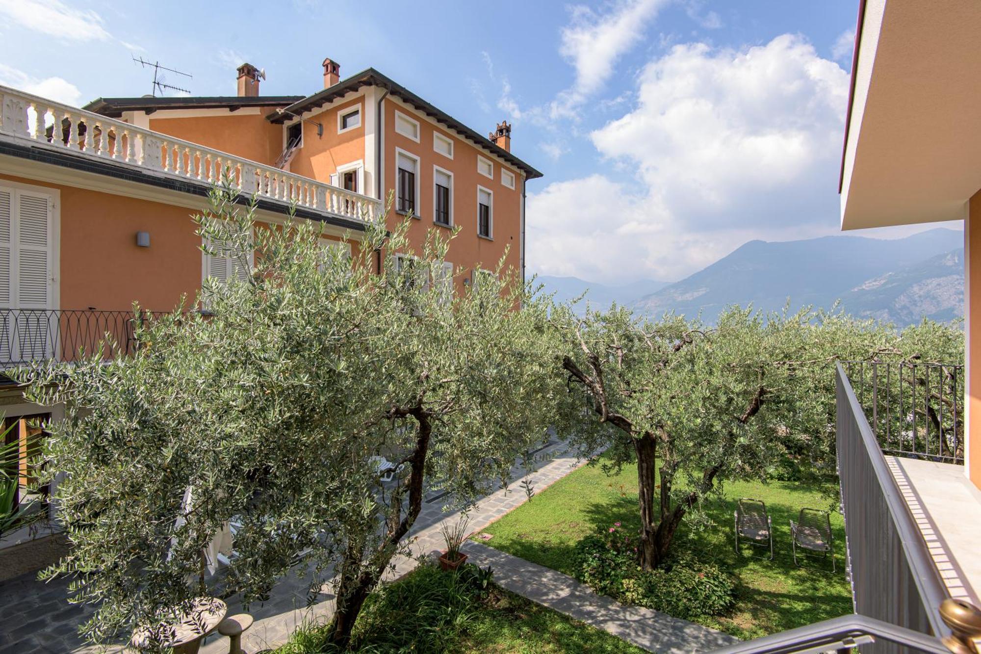 In Riva Al Lago Di Iseo Residenza Loft Marone Bagian luar foto